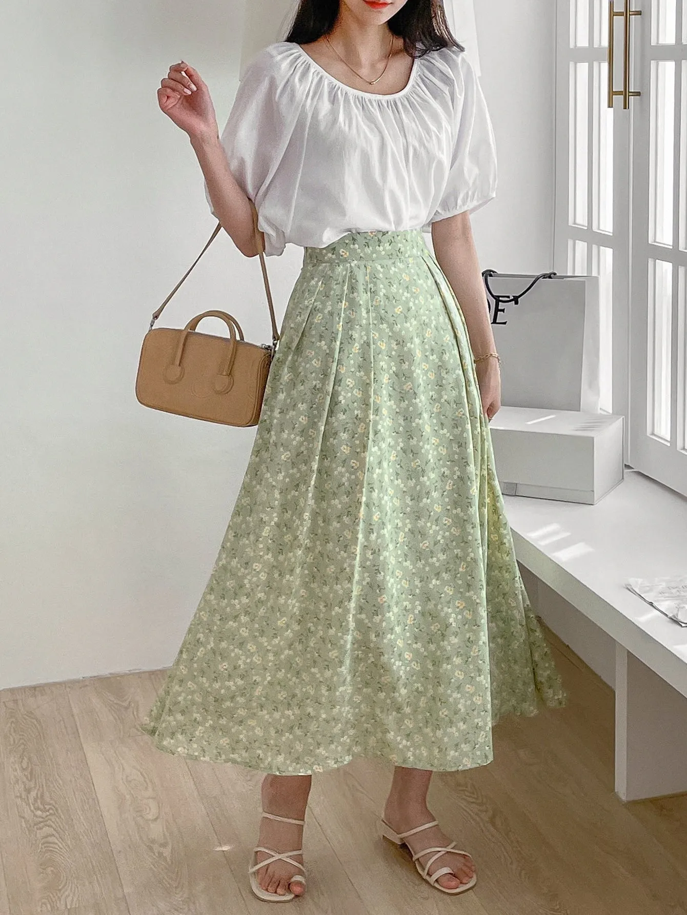 Ditsy Floral Fold Pleated Flared Skirt