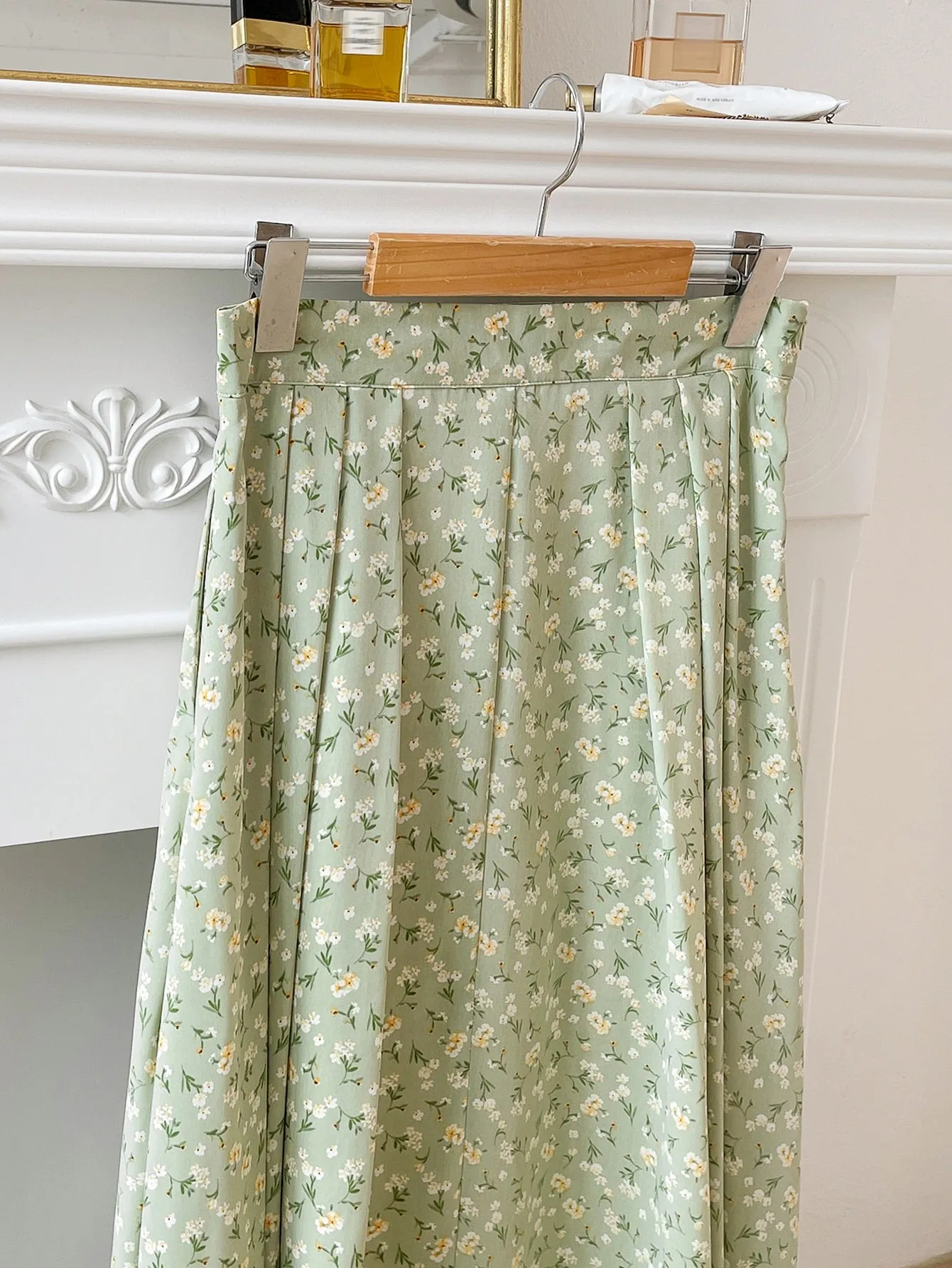 Ditsy Floral Fold Pleated Flared Skirt