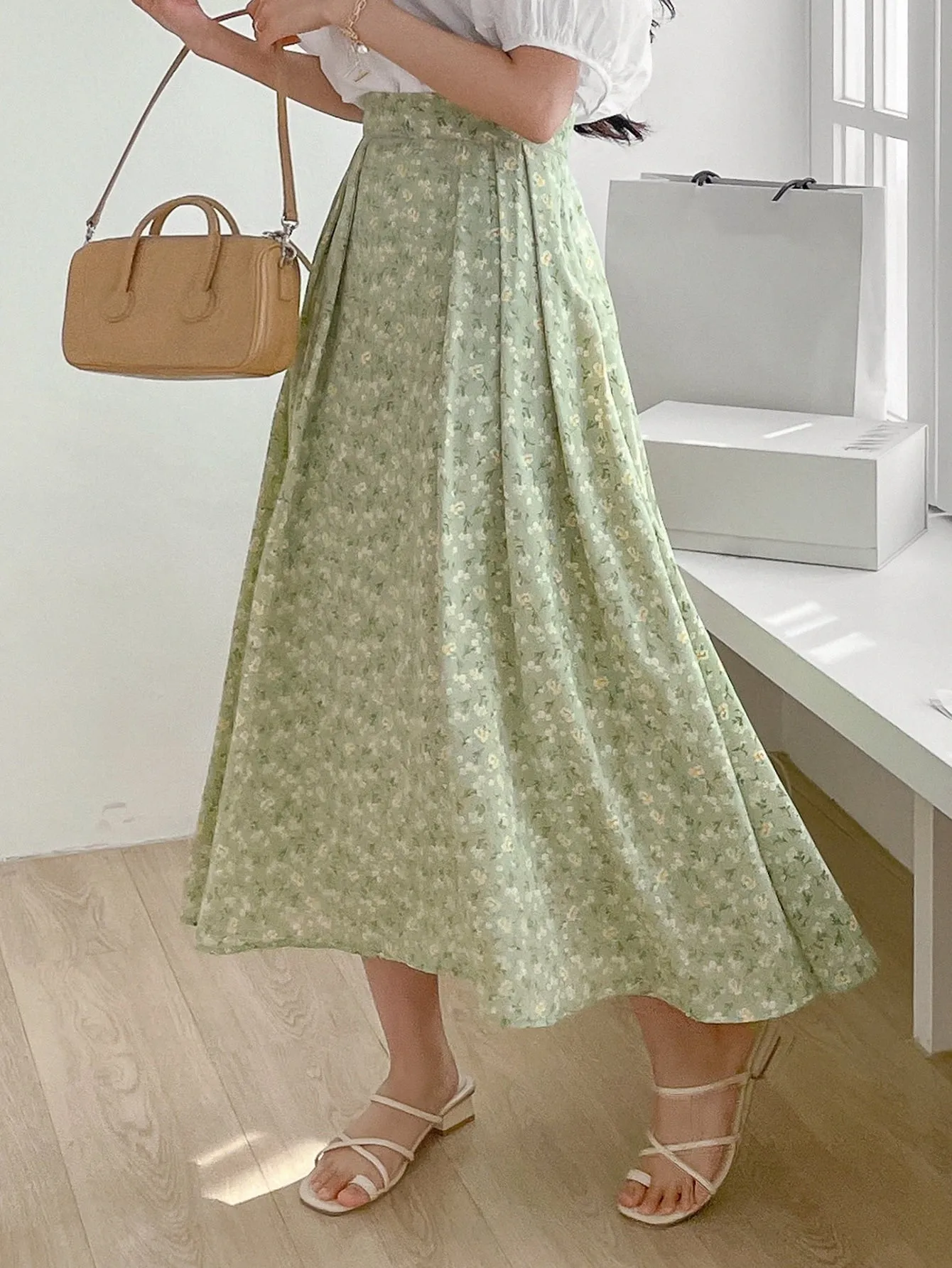 Ditsy Floral Fold Pleated Flared Skirt