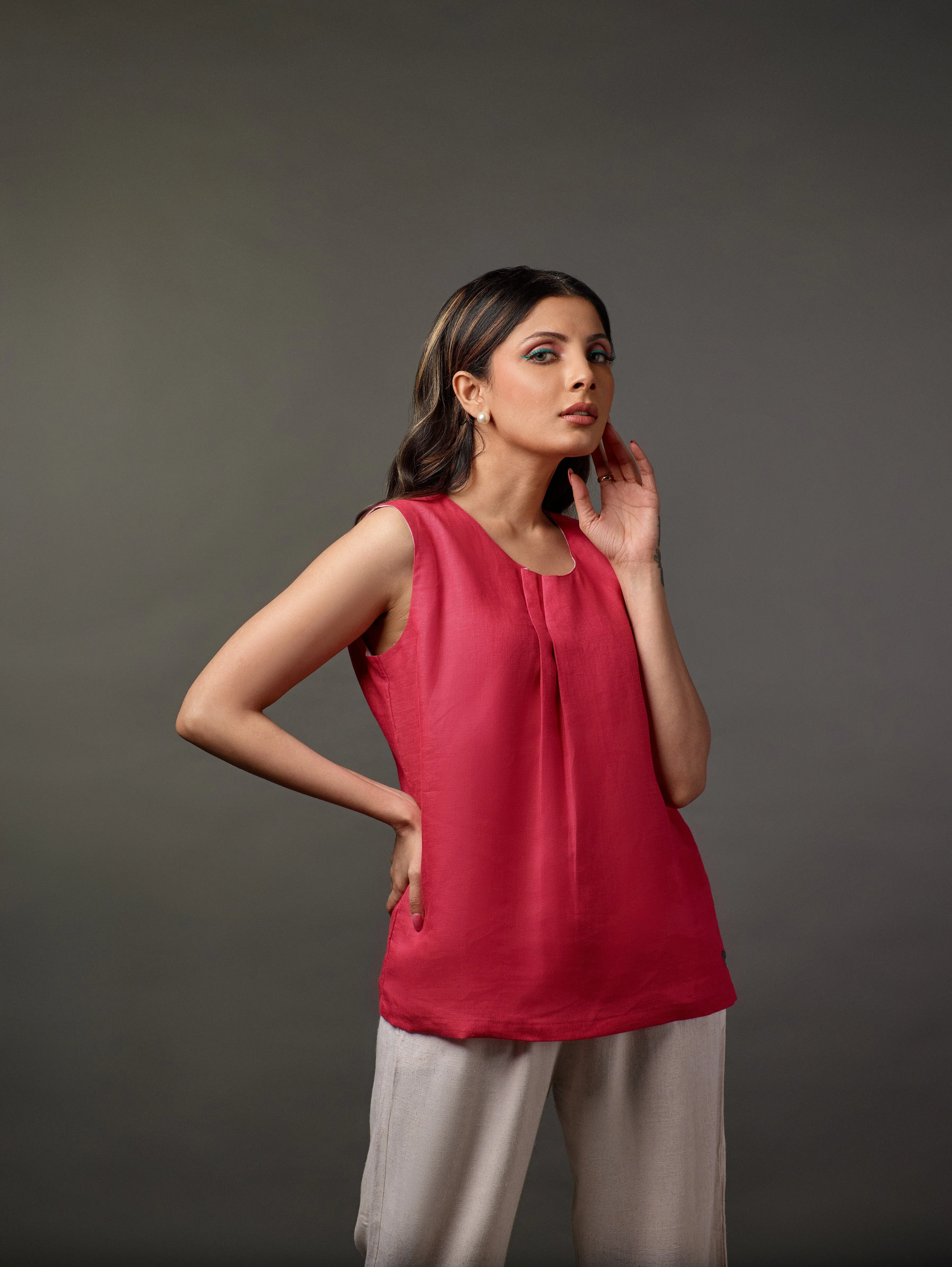 Linen Printed Sleeveless Pleated Top